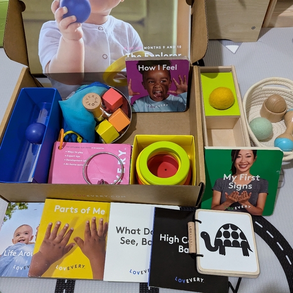 Lovevery 12M Bundle - Picture 1 of 1